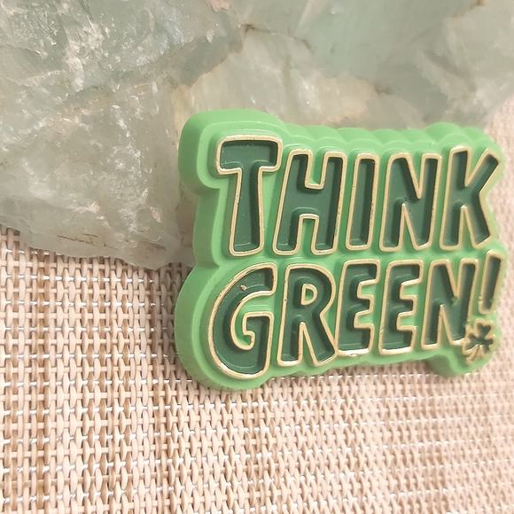 Vintage clover pin Hallmark Cards Think Green - Picture 2 of 6